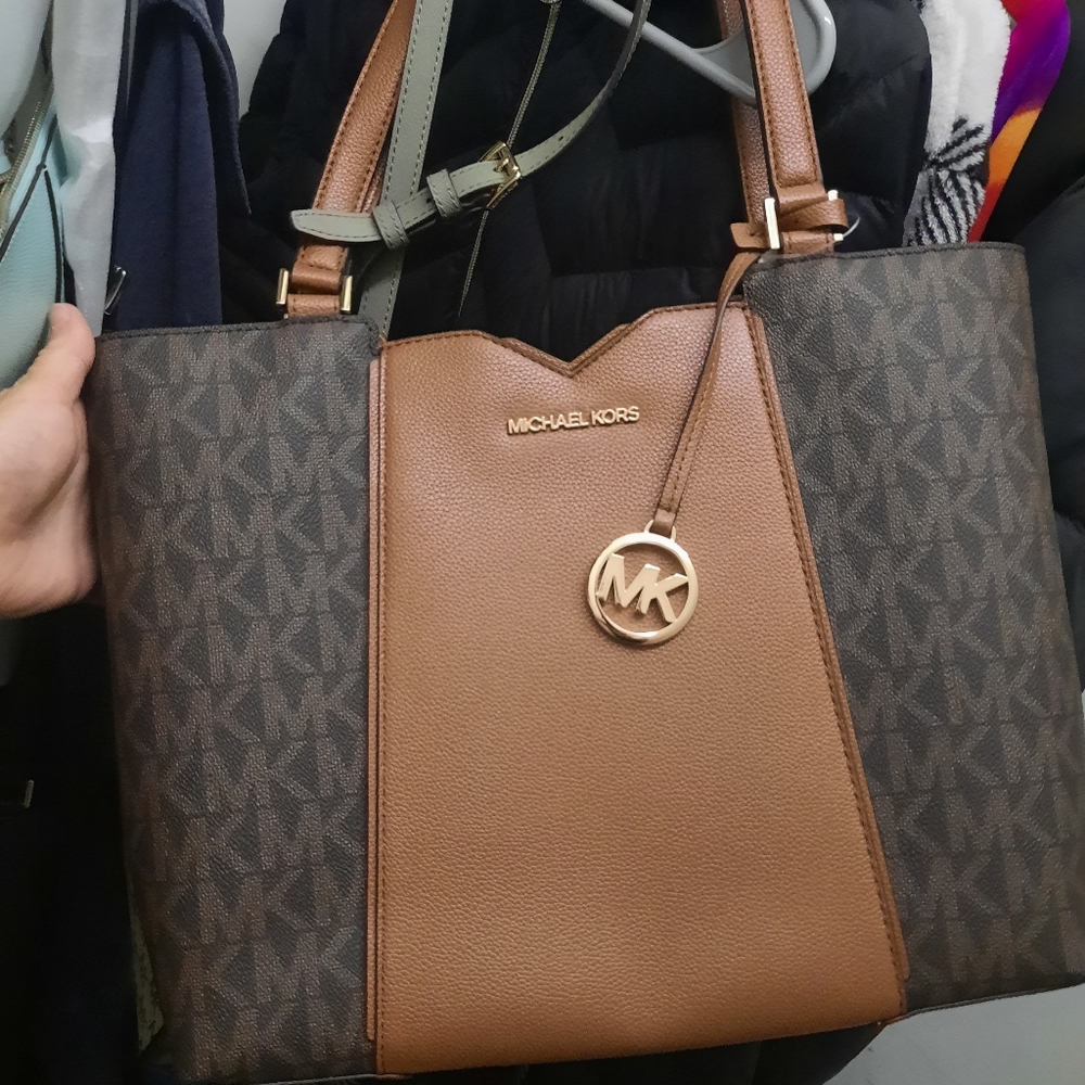 Mk purse